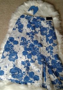 Lane Bryant Blue/White Floral skirt sz.22/24 NWT